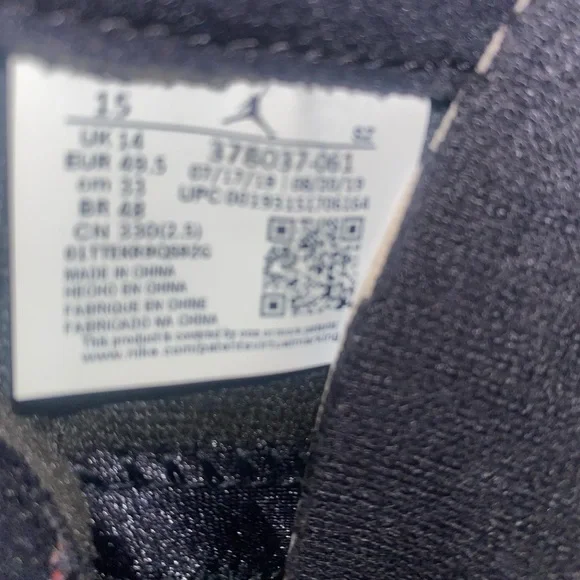 Jordan 11 Retro Playoffs Bred (2019) Men's Size 15 - Picture 3 of 9